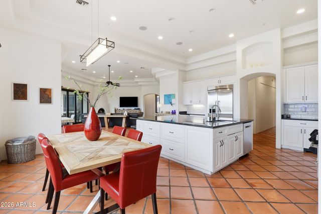 12558 N FOUNTAIN HILLS Boulevard, Fountain Hills, AZ 85268