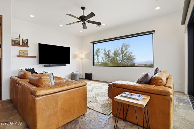 12558 N FOUNTAIN HILLS Boulevard, Fountain Hills, AZ 85268