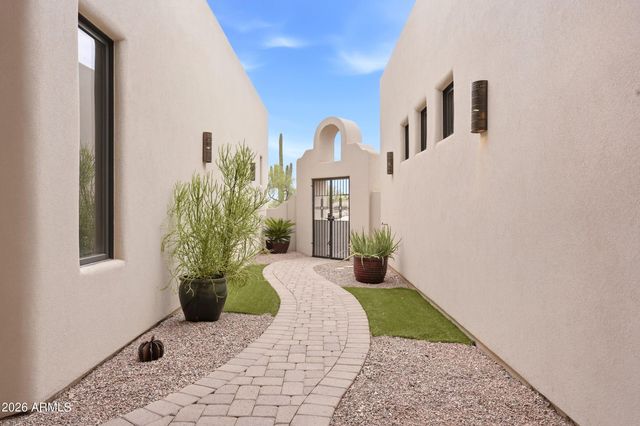 12558 N FOUNTAIN HILLS Boulevard, Fountain Hills, AZ 85268