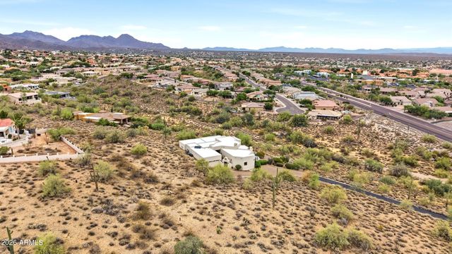 12558 N FOUNTAIN HILLS Boulevard, Fountain Hills, AZ 85268