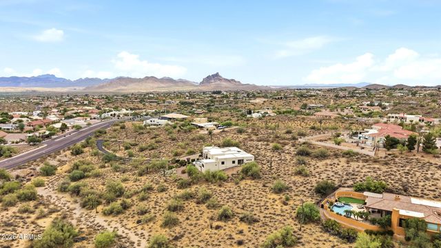 12558 N FOUNTAIN HILLS Boulevard, Fountain Hills, AZ 85268