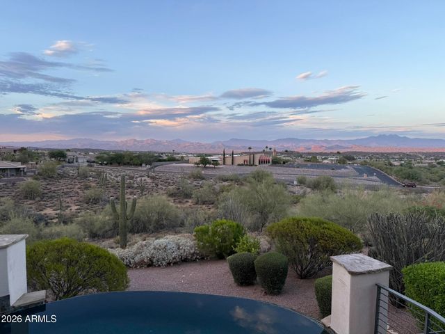 12558 N FOUNTAIN HILLS Boulevard, Fountain Hills, AZ 85268