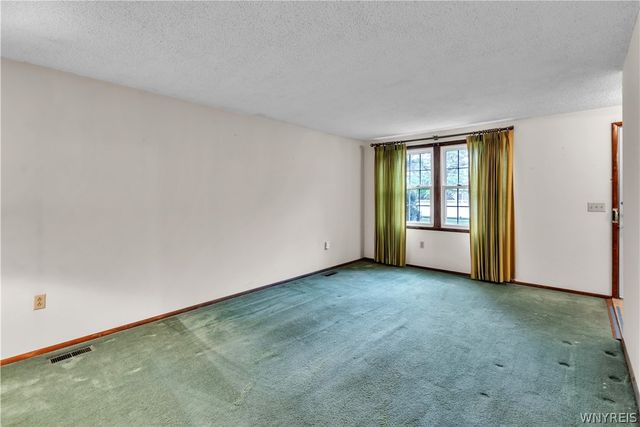 1367 Vanderbilt Avenue, North Tonawanda, NY 14120