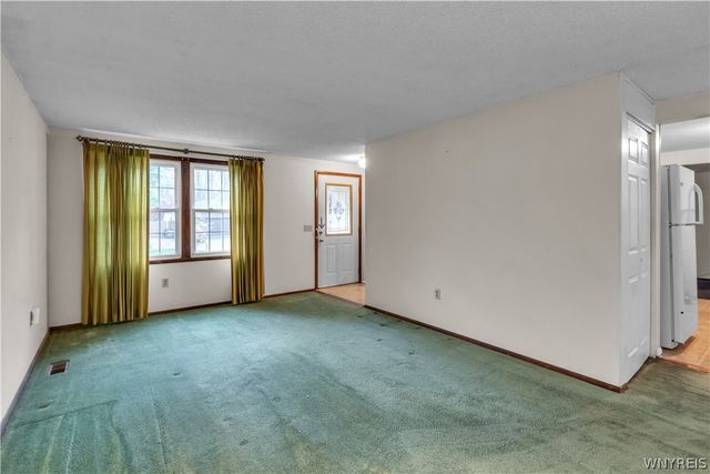 1367 Vanderbilt Avenue, North Tonawanda, NY 14120
