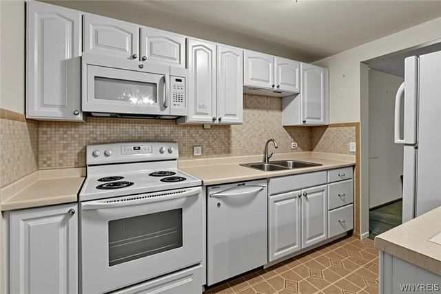 1367 Vanderbilt Avenue, North Tonawanda, NY 14120