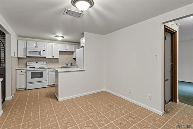1367 Vanderbilt Avenue, North Tonawanda, NY 14120