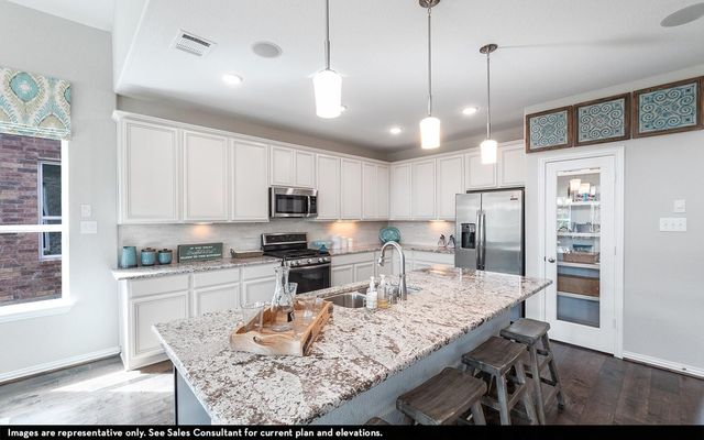 2811 Peridot Drive, Iowa Colony, TX 77583