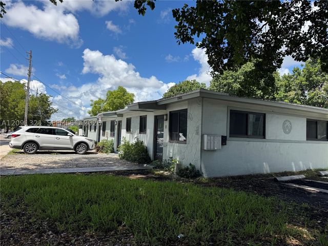 1901 NW 30th St 2, Miami, FL 33142