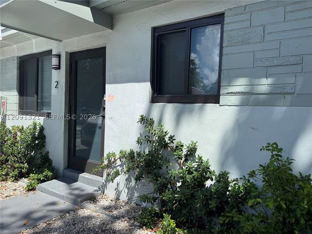1901 NW 30th St 2, Miami, FL 33142