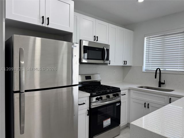 1901 NW 30th St 2, Miami, FL 33142