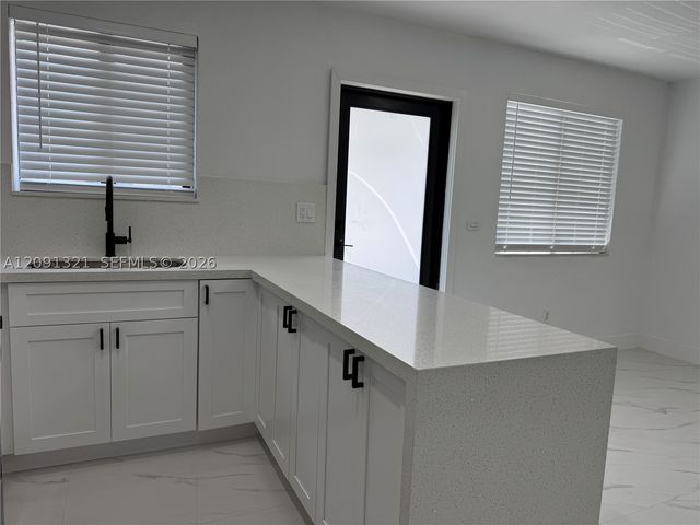 1901 NW 30th St 2, Miami, FL 33142