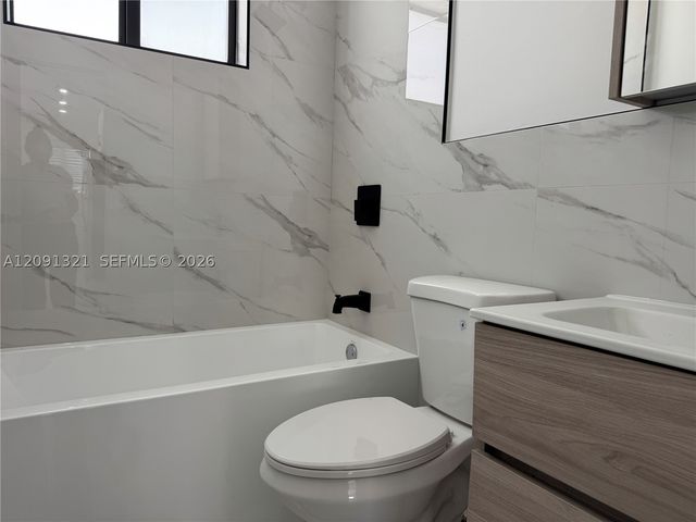 1901 NW 30th St 2, Miami, FL 33142