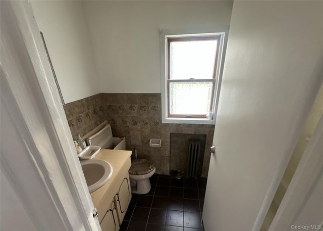 2922 Oceanside Road, Oceanside, NY 11572