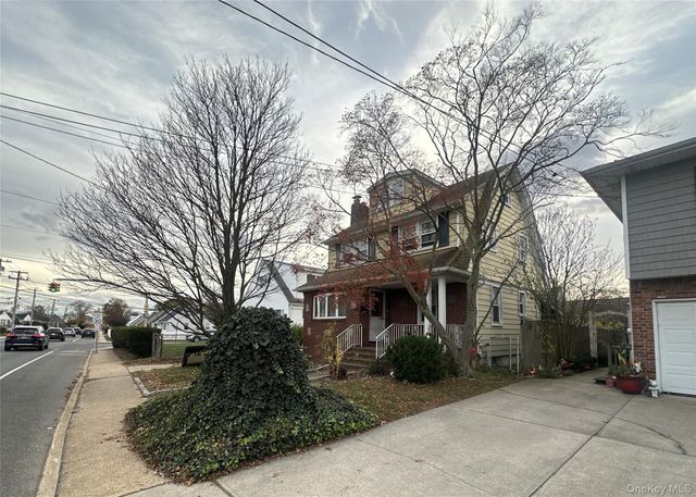 2922 Oceanside Road, Oceanside, NY 11572