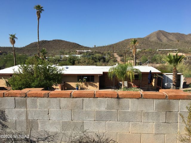 1301 N Painted Hills Road, Tucson, AZ 85745