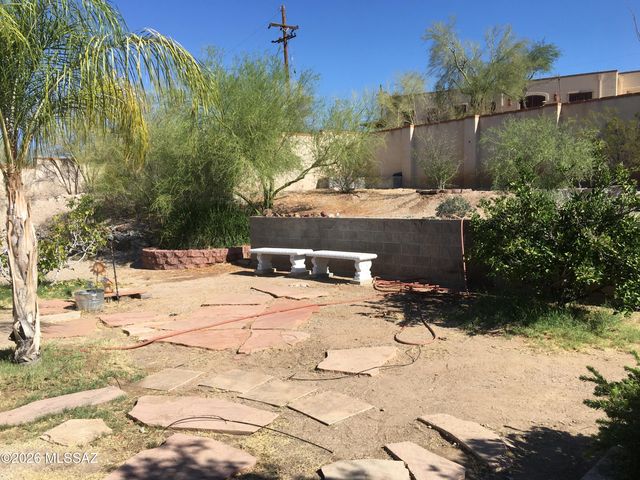 1301 N Painted Hills Road, Tucson, AZ 85745