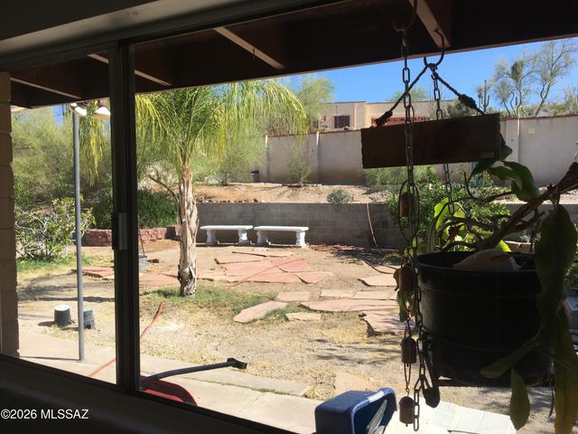1301 N Painted Hills Road, Tucson, AZ 85745