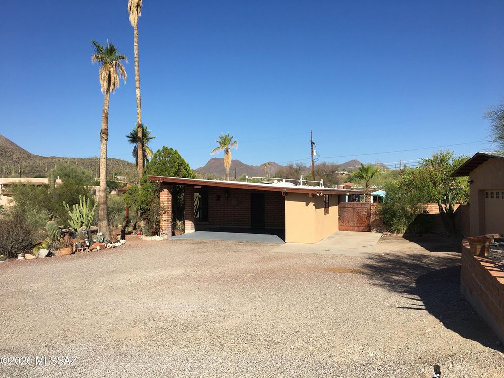 1301 N Painted Hills Road, Tucson, AZ 85745