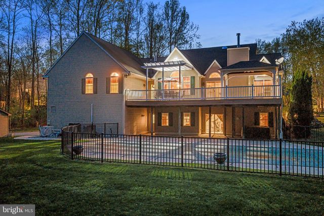 8 CLIFF CT, Sewell, NJ 08080