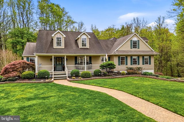 8 CLIFF CT, Sewell, NJ 08080