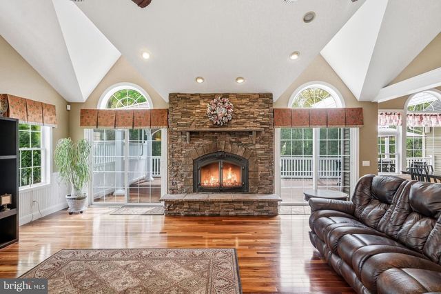 8 CLIFF CT, Sewell, NJ 08080