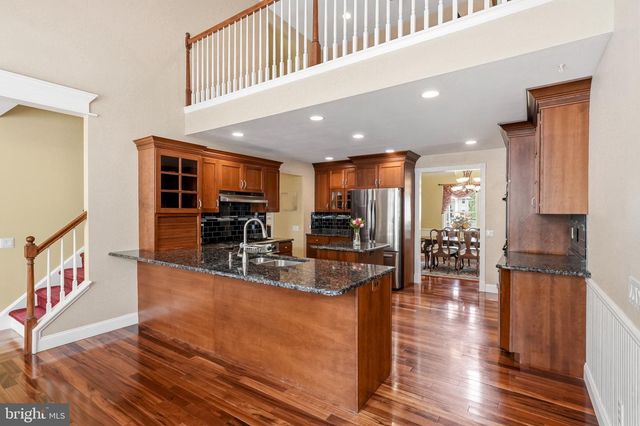 8 CLIFF CT, Sewell, NJ 08080