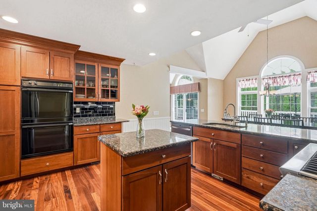 8 CLIFF CT, Sewell, NJ 08080