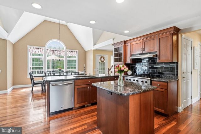 8 CLIFF CT, Sewell, NJ 08080