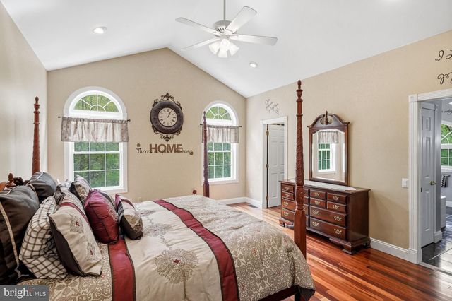 8 CLIFF CT, Sewell, NJ 08080