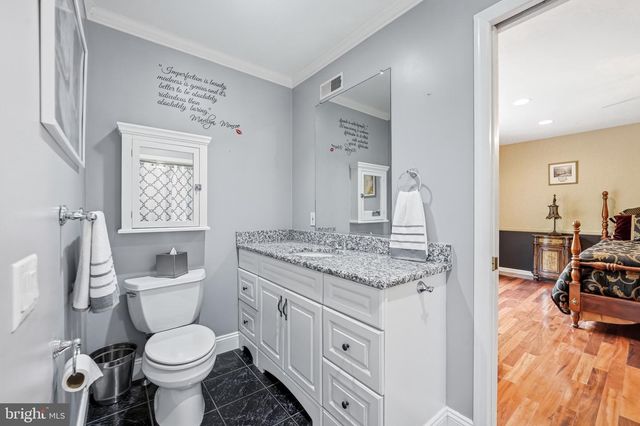 8 CLIFF CT, Sewell, NJ 08080