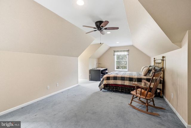 8 CLIFF CT, Sewell, NJ 08080