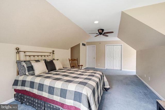 8 CLIFF CT, Sewell, NJ 08080