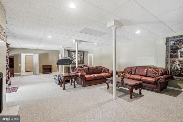 8 CLIFF CT, Sewell, NJ 08080