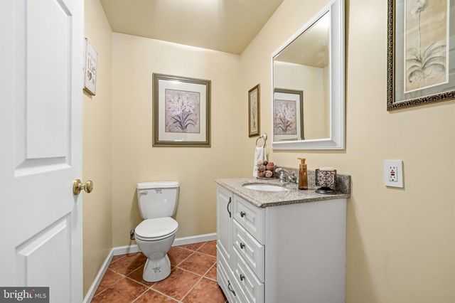 8 CLIFF CT, Sewell, NJ 08080