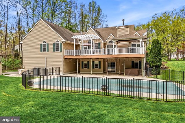 8 CLIFF CT, Sewell, NJ 08080