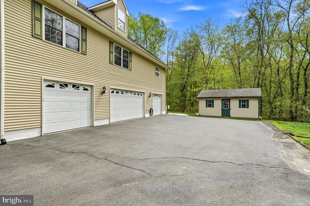 8 CLIFF CT, Sewell, NJ 08080