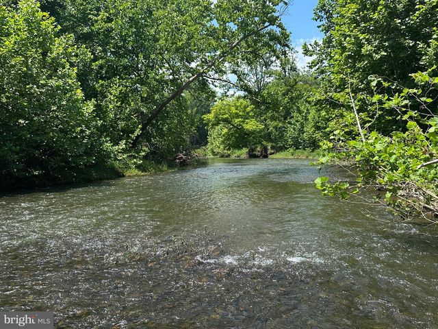 200 AC ON CACAPON RIVER & GW NATIONAL FOREST, Yellow Spring, WV 26865
