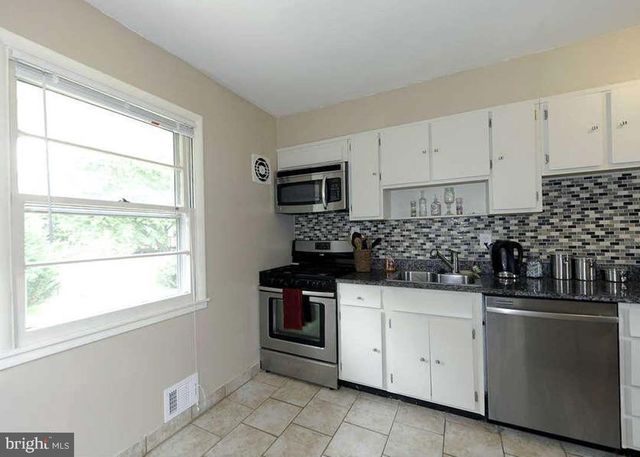 7408 FAIRCHILD DR, Alexandria, VA 22306