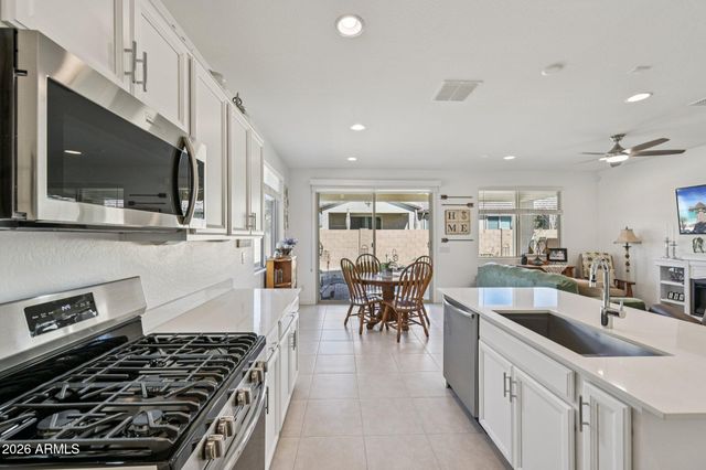 17150 W FALLEN LEAF Lane, Surprise, AZ 85387