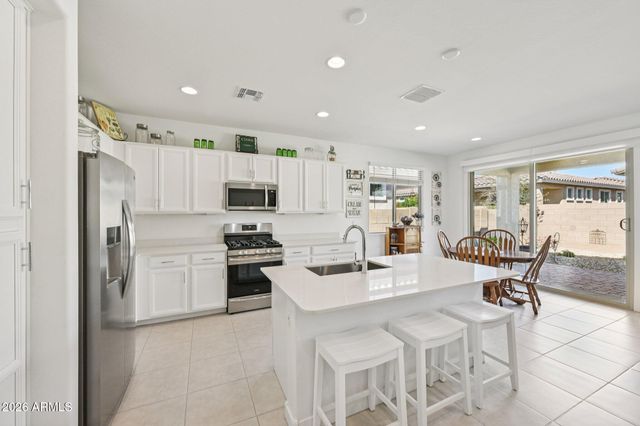 17150 W FALLEN LEAF Lane, Surprise, AZ 85387