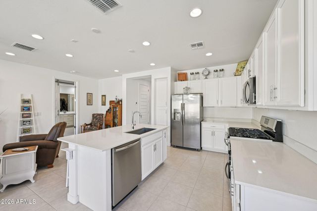 17150 W FALLEN LEAF Lane, Surprise, AZ 85387