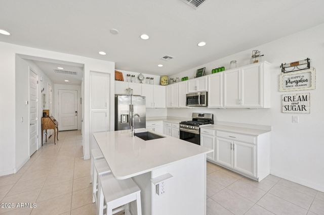 17150 W FALLEN LEAF Lane, Surprise, AZ 85387