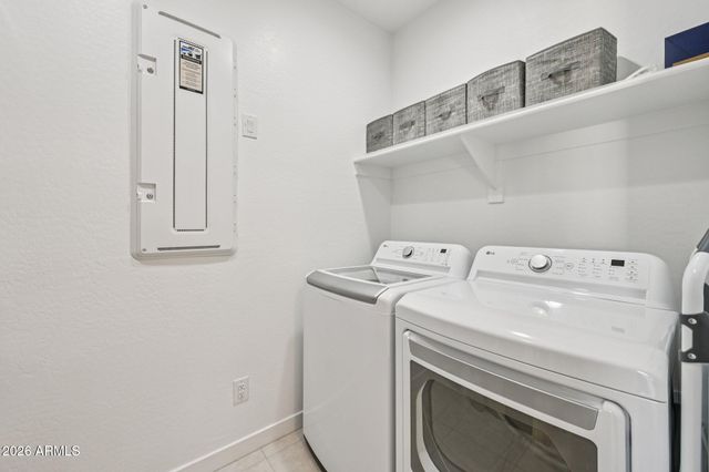 17150 W FALLEN LEAF Lane, Surprise, AZ 85387