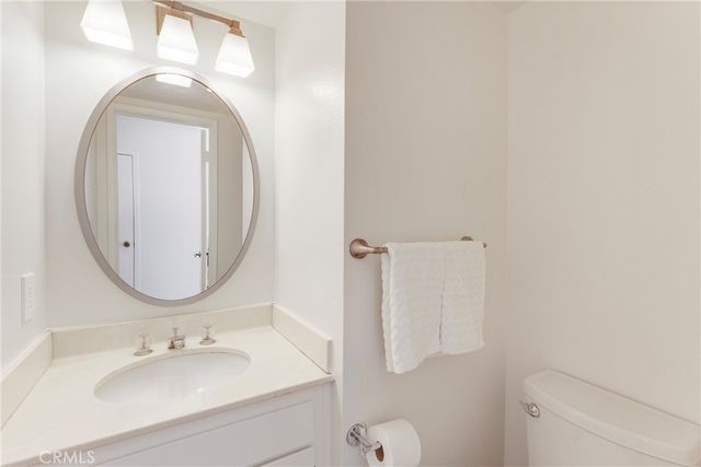 17221 Roscoe Boulevard 2, Northridge, CA 91325