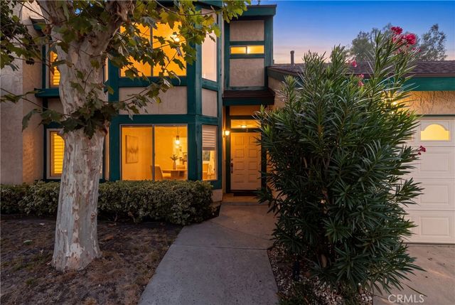 17221 Roscoe Boulevard 2, Northridge, CA 91325