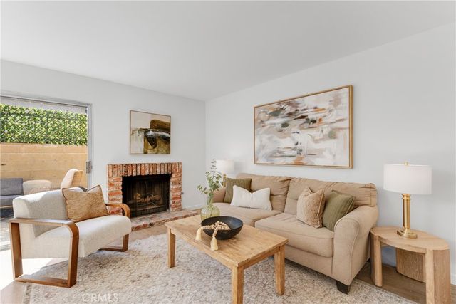 17221 Roscoe Boulevard 2, Northridge, CA 91325