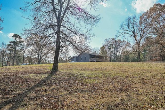 2210 S Reine Street, Mena, AR 71953