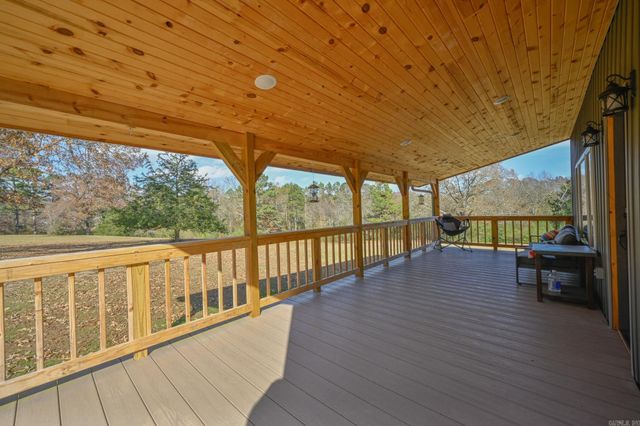 2210 S Reine Street, Mena, AR 71953