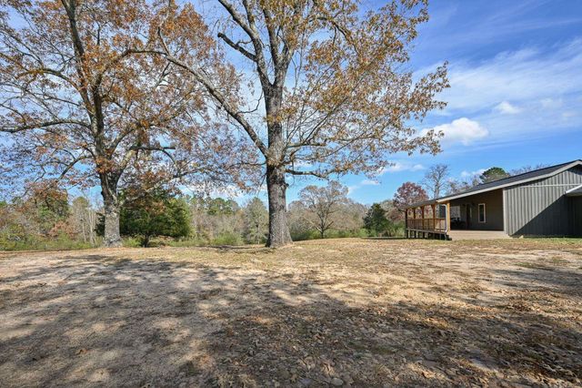 2210 S Reine Street, Mena, AR 71953