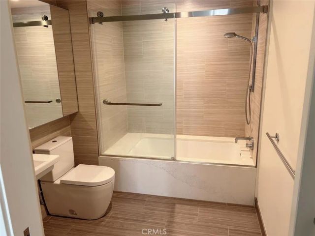 877 Francisco St #728, Los Angeles, CA 90017